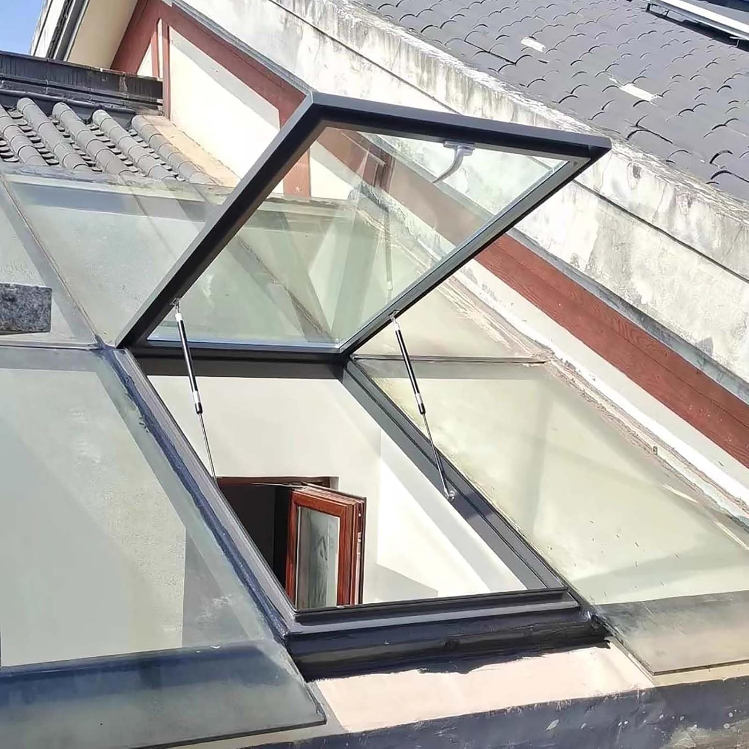 buy skylight window,best roof skylight,skylight window pros cons,should I buy a skylight,skylight window worth it,manual skylight vs electric - detailed features and technical specifications