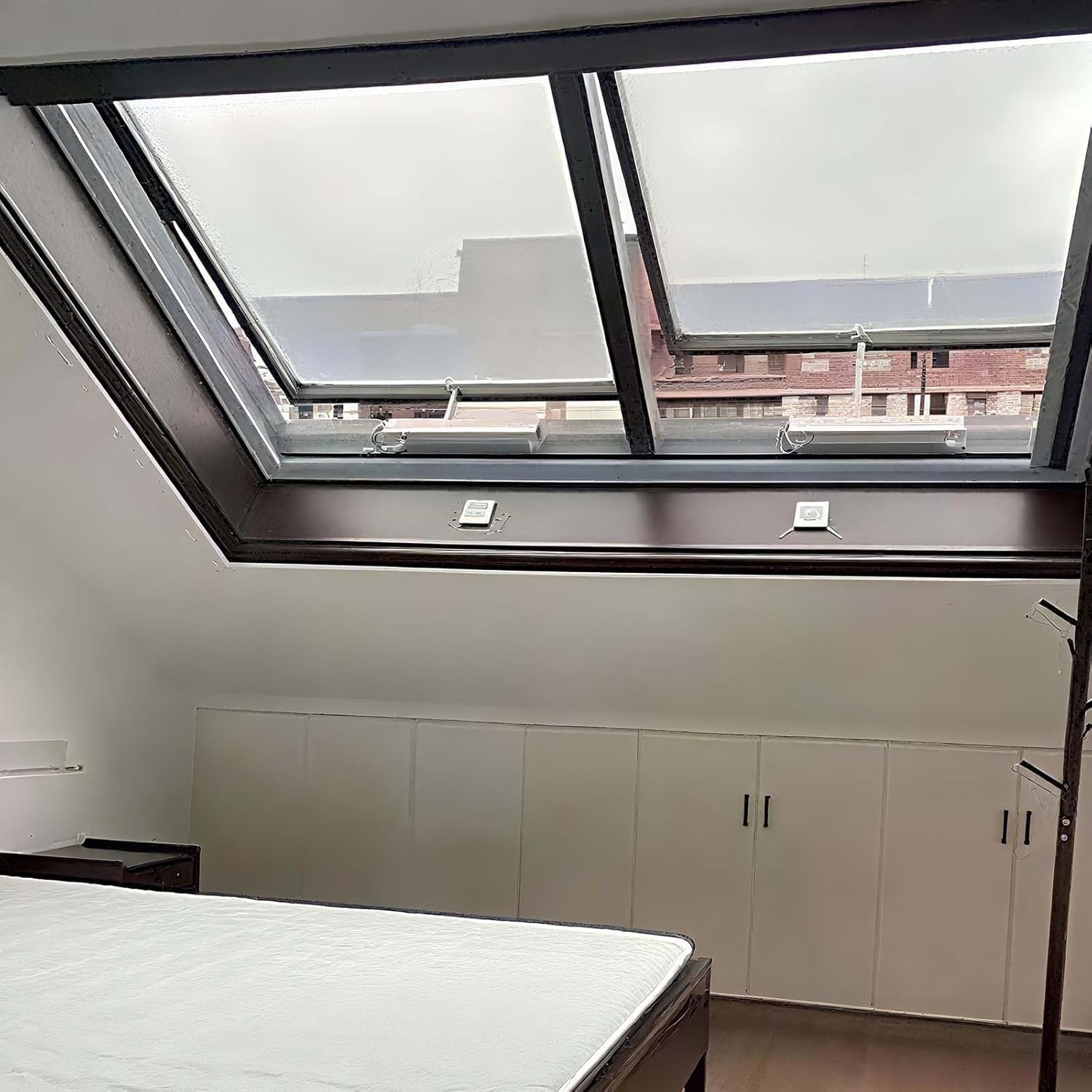Step-by-step guide for buy skylight window,best roof skylight,skylight window pros cons,should I buy a skylight,skylight window worth it,manual skylight vs electric - complete tutorial