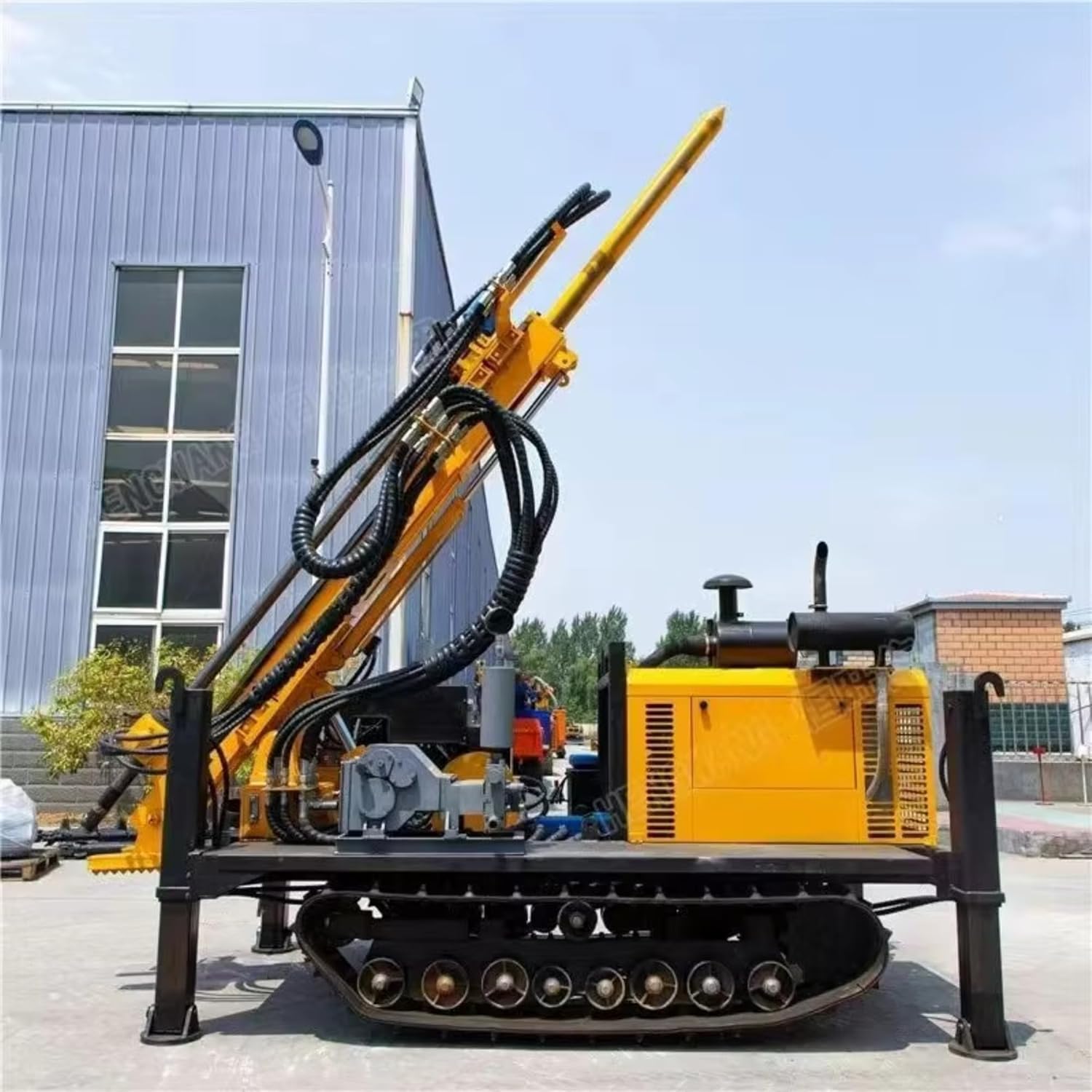 tracked water well drilling rig,hydraulic borehole drilling machine,portable groundwater well drill,crawler drilling rig for sale,best water well drilling equipment,tracked drilling rig worth buying performance testing and real-world results